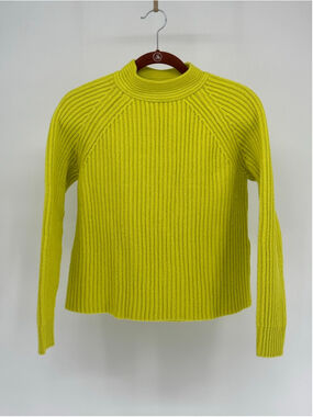 Banana Republic Women's Lime Green Ribbed Crew Neck Sweater Medium